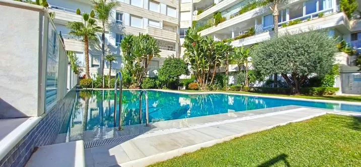 Sale of middle floor apartment in Marbella 0