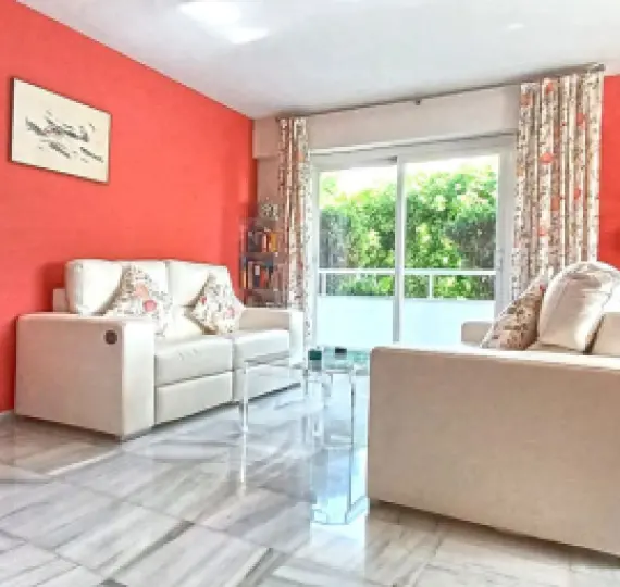 Sale of middle floor apartment in Marbella