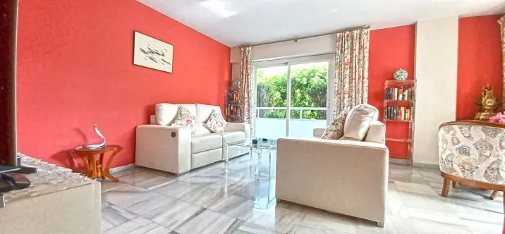 Sale of middle floor apartment in Marbella 1