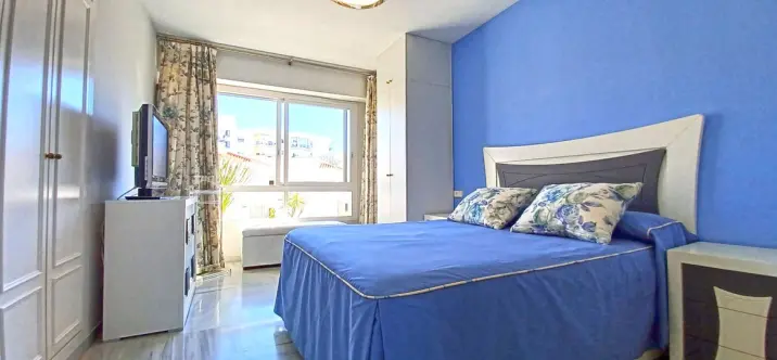 Sale of middle floor apartment in Marbella 2