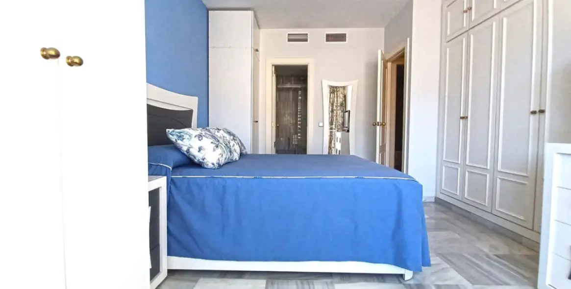 Sale of middle floor apartment in Marbella 8