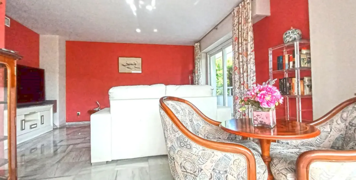 Sale of middle floor apartment in Marbella 10