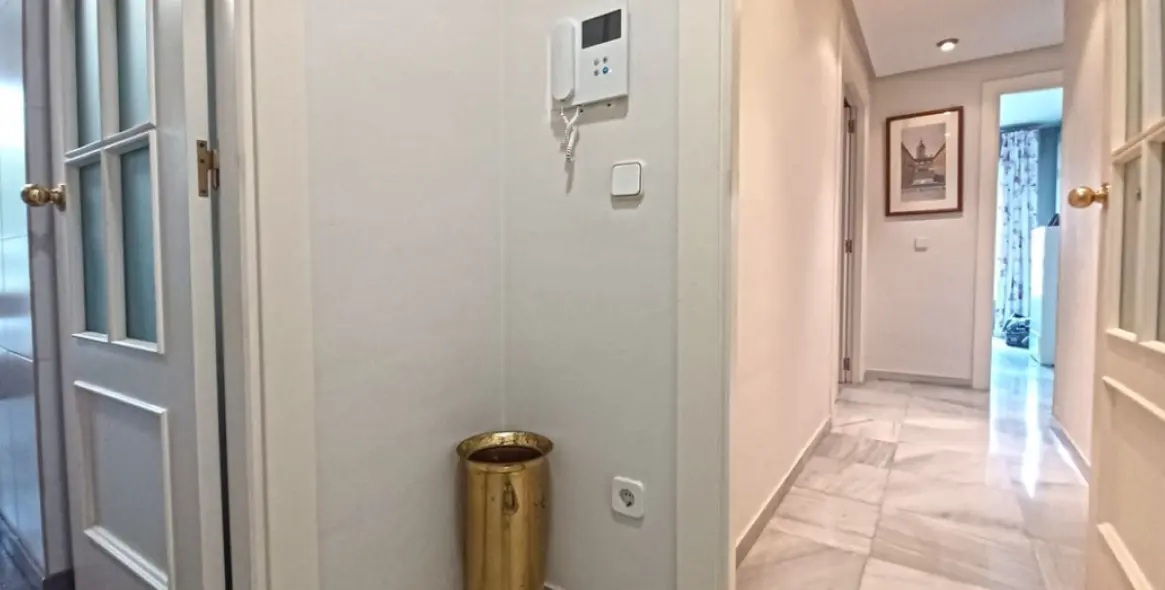 Sale of middle floor apartment in Marbella 16