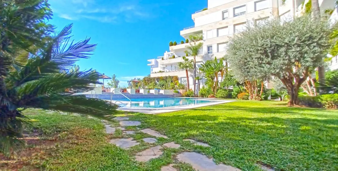 Продажа апартаментов на среднем этаже в Marbella 35