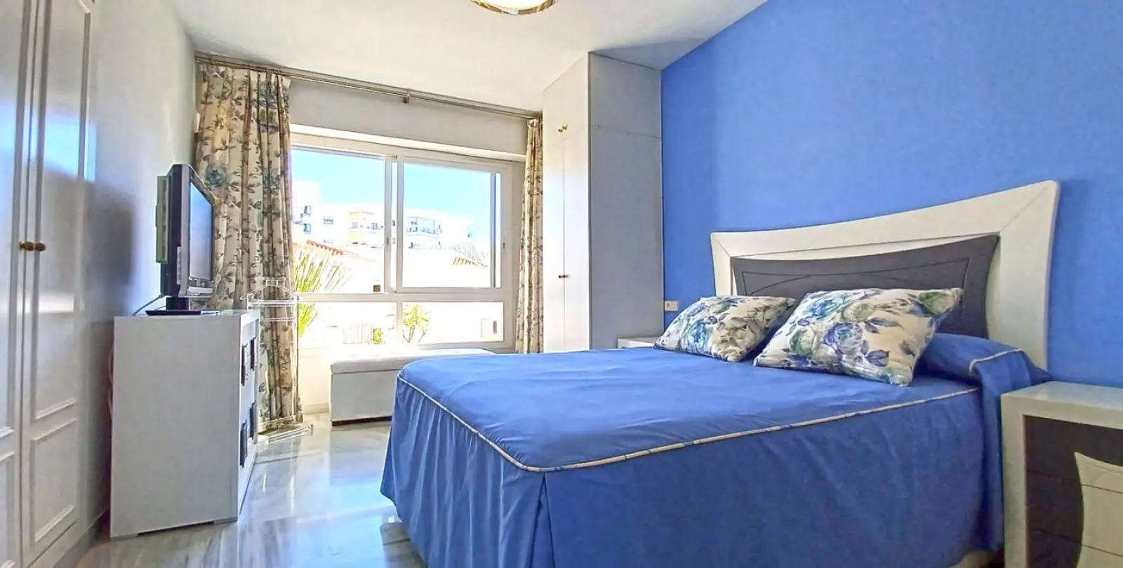 Sale of middle floor apartment in Marbella 3