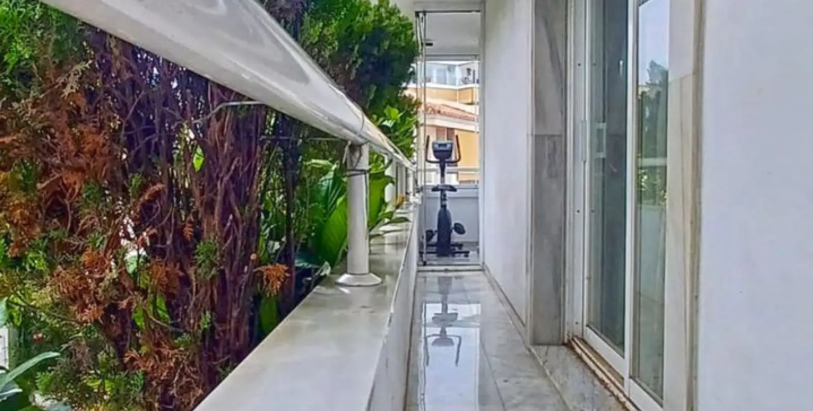 Sale of middle floor apartment in Marbella 26