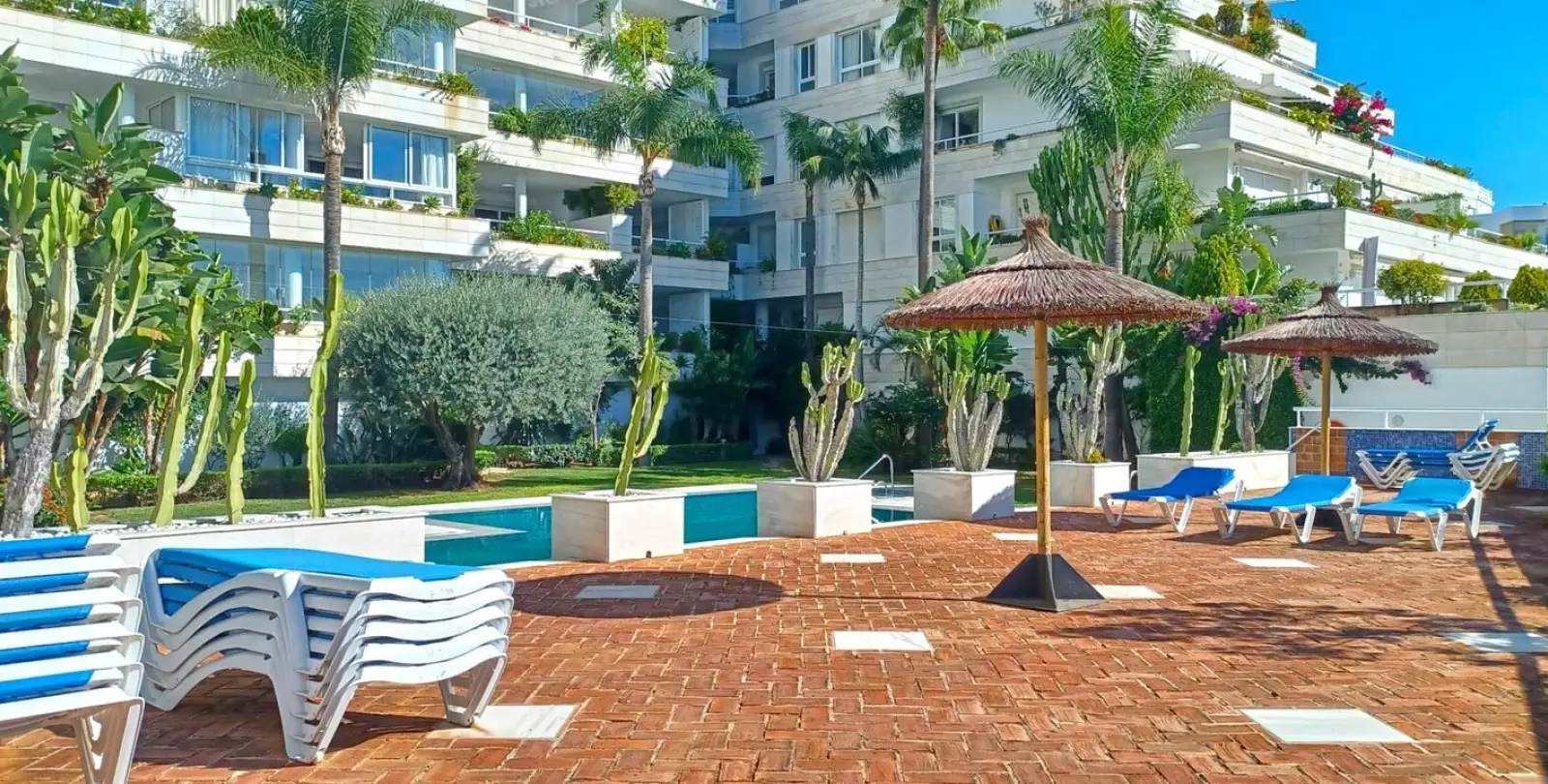 Sale of middle floor apartment in Marbella 30