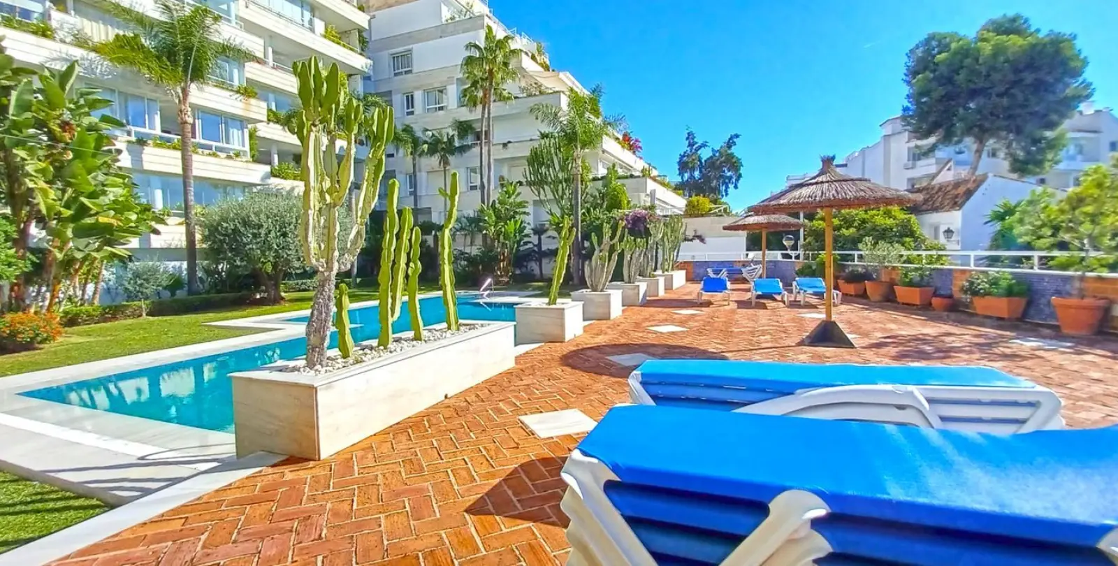 Sale of middle floor apartment in Marbella 33