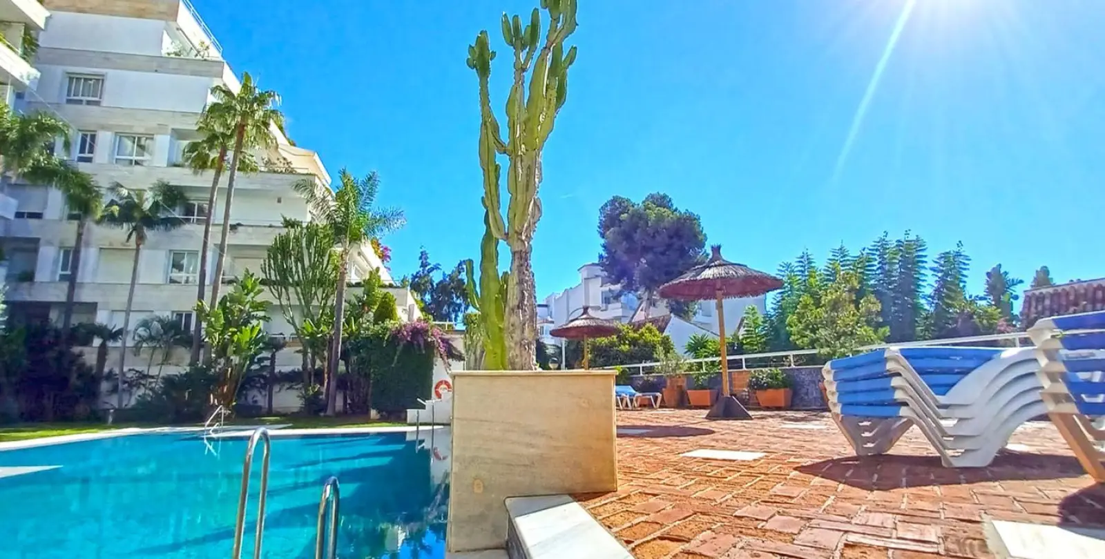 Sale of middle floor apartment in Marbella 34