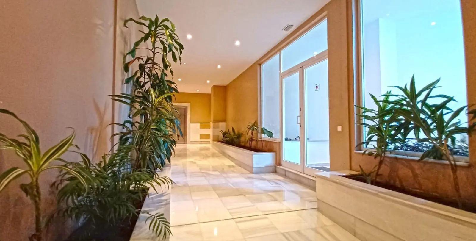 Sale of middle floor apartment in Marbella 37