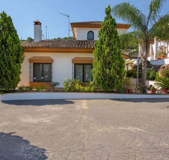 Sale of detached villa in Alhaurín de la Torre