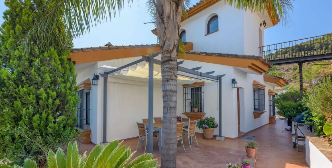 Sale of detached villa in Alhaurín de la Torre 2