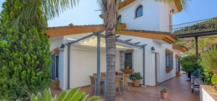 Sale of detached villa in Alhaurín de la Torre 1