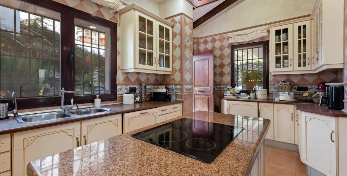 Sale of detached villa in Alhaurín de la Torre 11