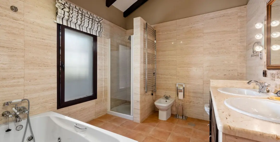 Sale of detached villa in Alhaurín de la Torre 15