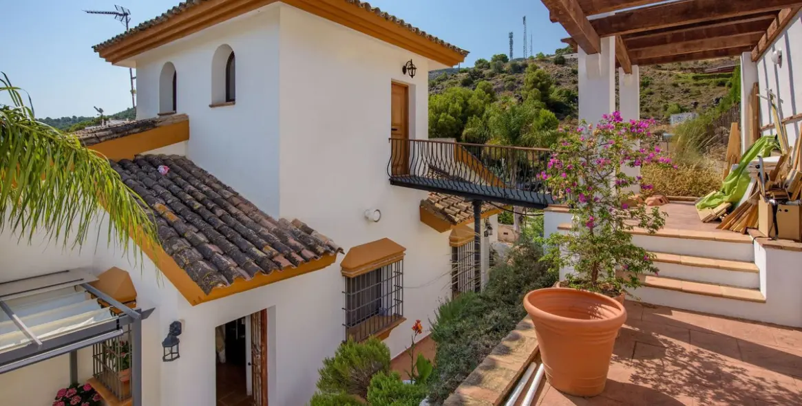 Продажа  отдельно стоящей виллы в Alhaurín de la Torre 24