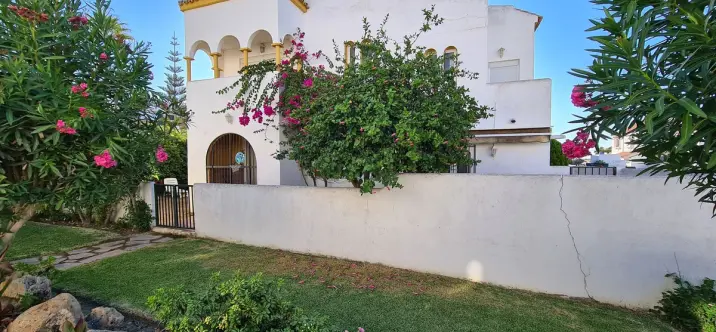 Semi-detached house R5139805 0