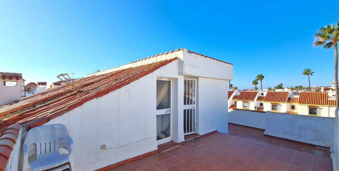 Sale of semi-detached house in Casares Playa 7
