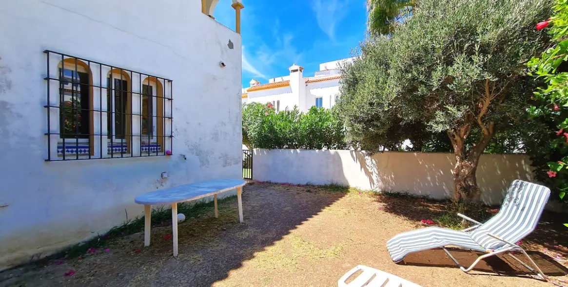 Продажа дома на две семьи в Casares Playa 21