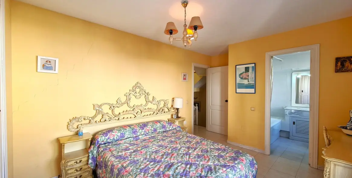 Продажа дома на две семьи в Casares Playa 29