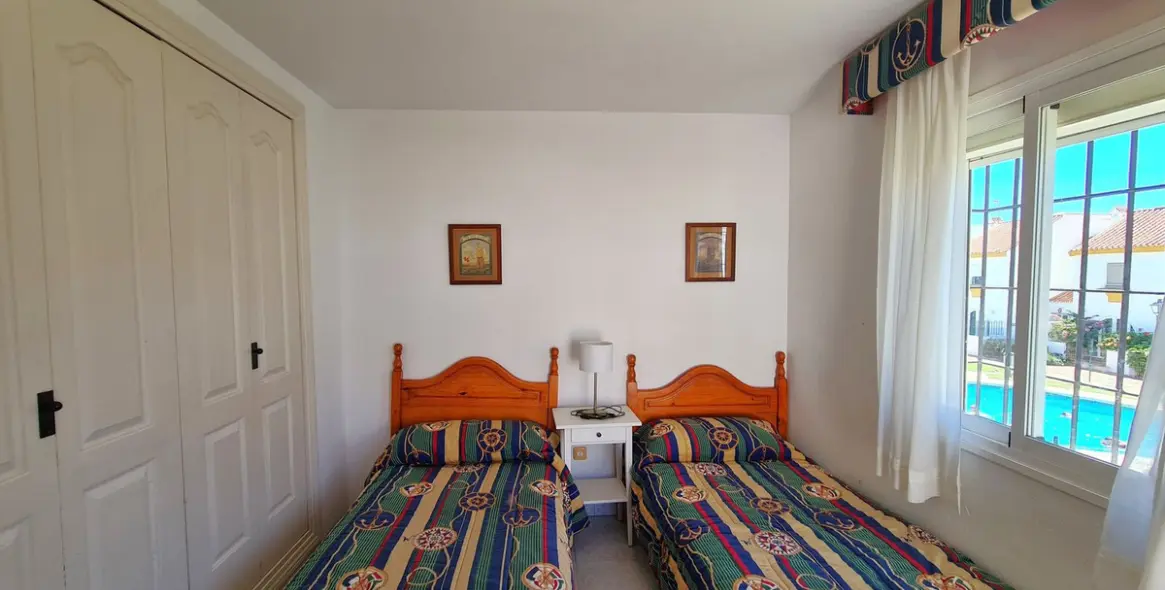 Продажа дома на две семьи в Casares Playa 37