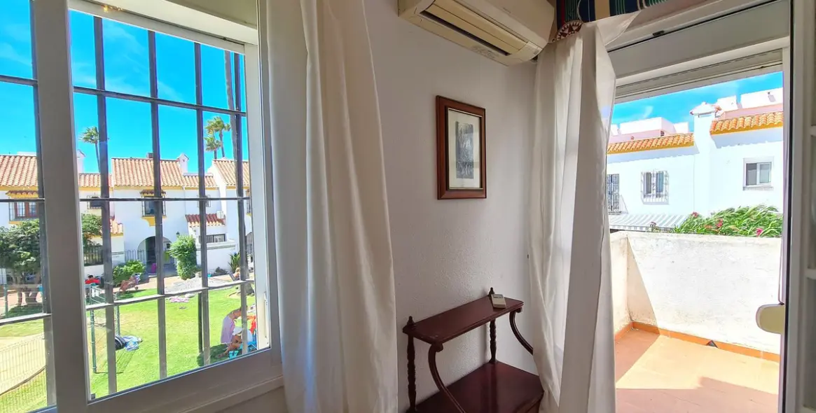 Продажа дома на две семьи в Casares Playa 39