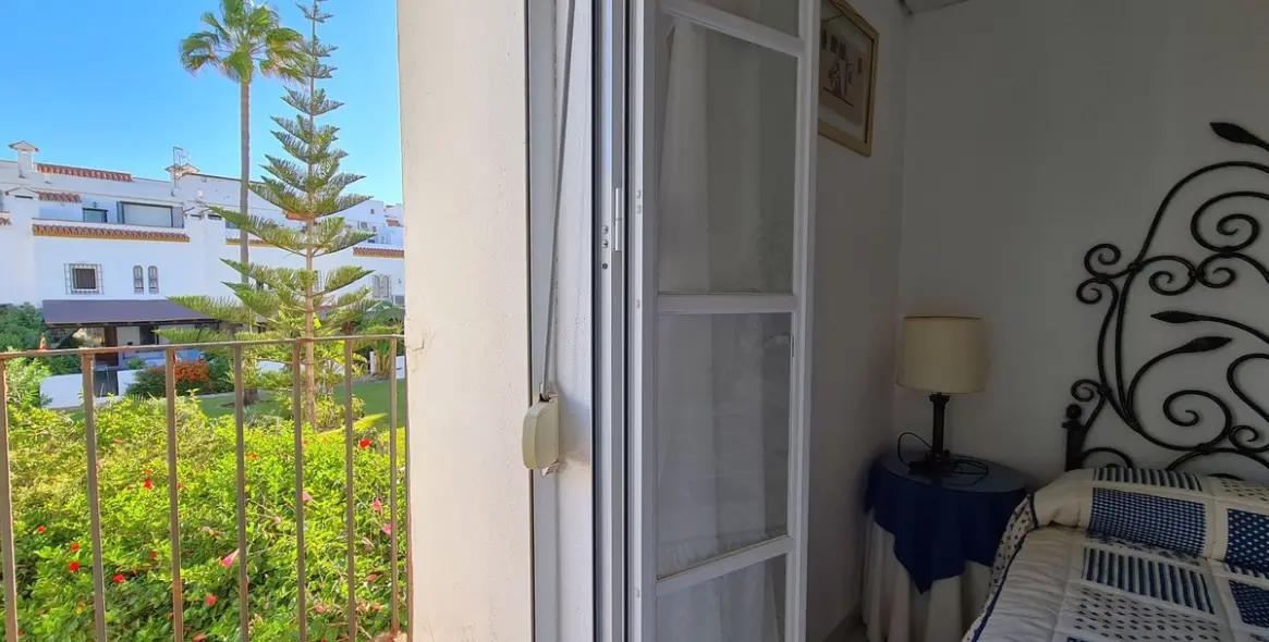 Продажа дома на две семьи в Casares Playa 47