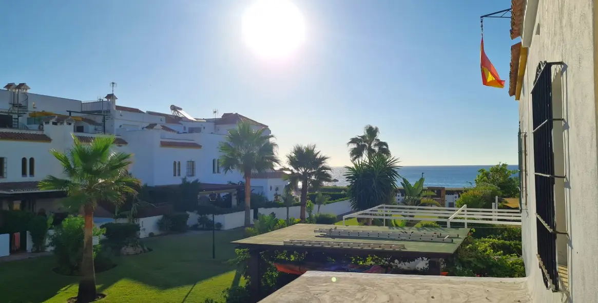 Продажа дома на две семьи в Casares Playa 51