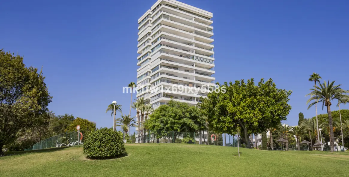 Продажа апартаментов на среднем этаже в Río Real 1