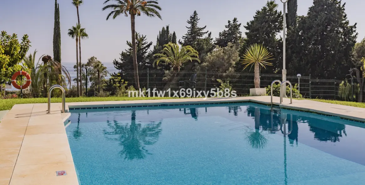 Продажа апартаментов на среднем этаже в Río Real 7