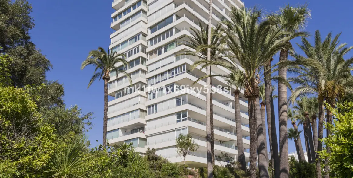 Продажа апартаментов на среднем этаже в Río Real 14