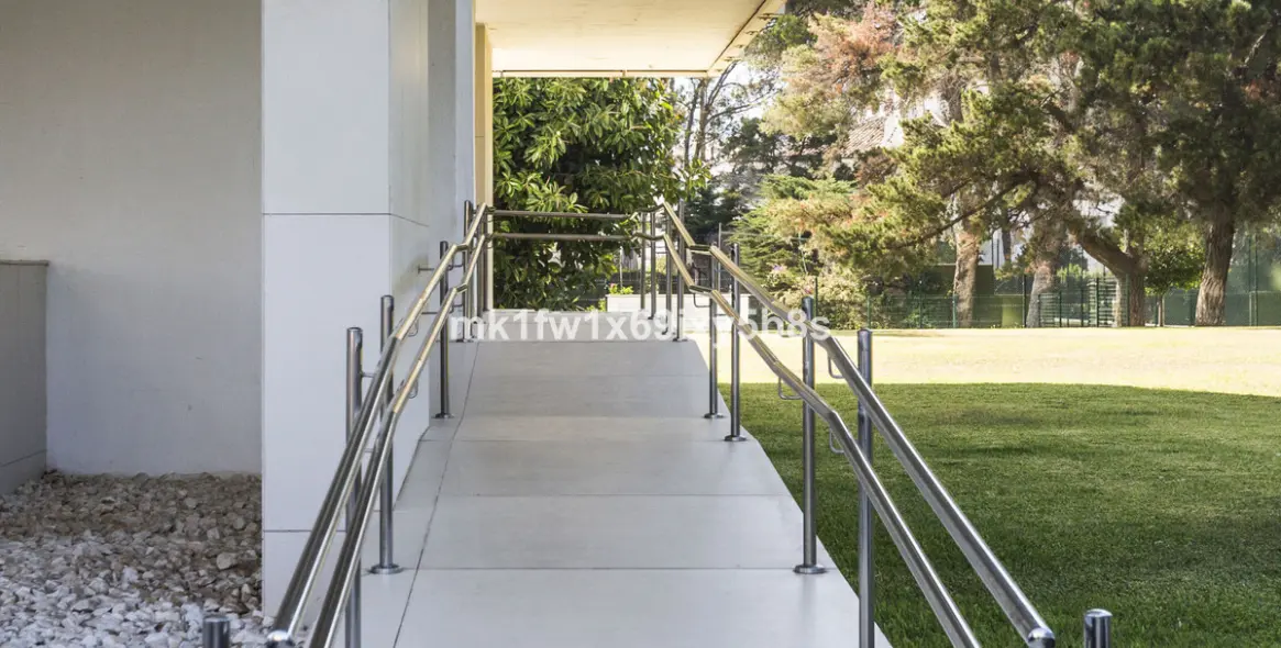 Продажа апартаментов на среднем этаже в Río Real 17