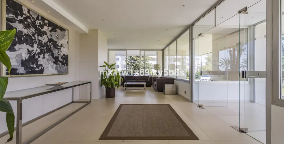 Продажа апартаментов на среднем этаже в Río Real 18