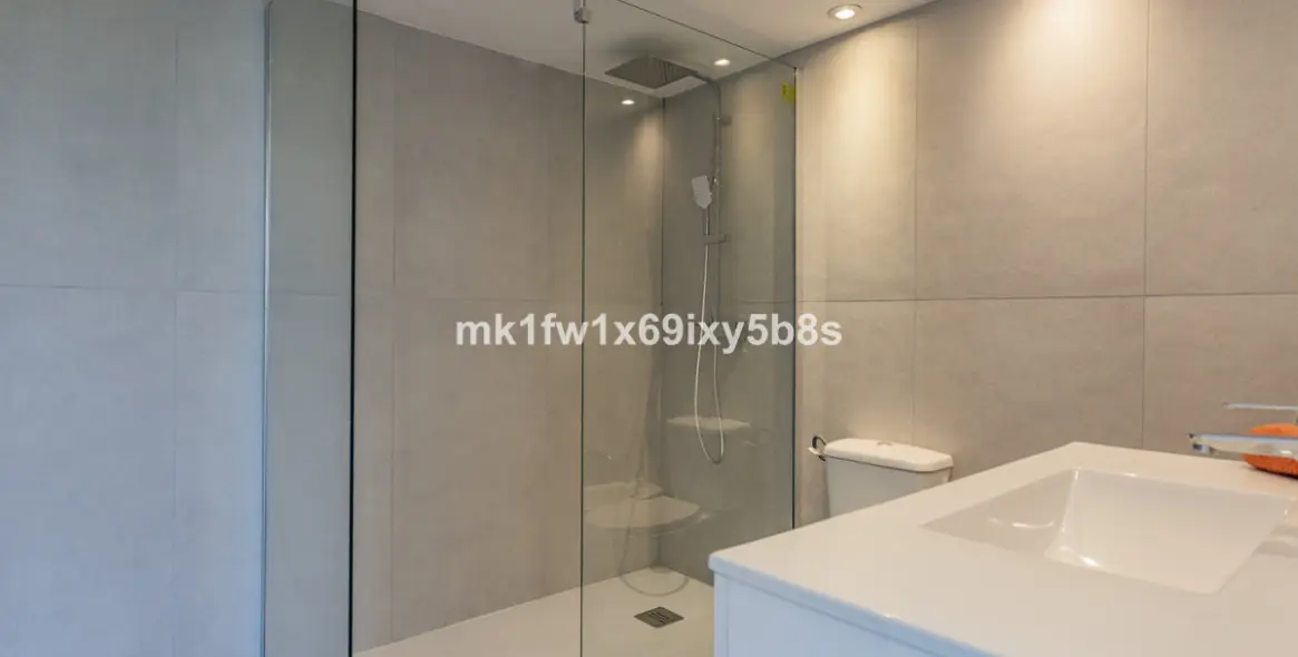 Продажа апартаментов на среднем этаже в Río Real 35