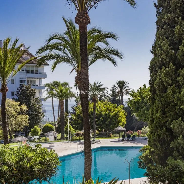 Venta de apartamento en planta media en Río Real