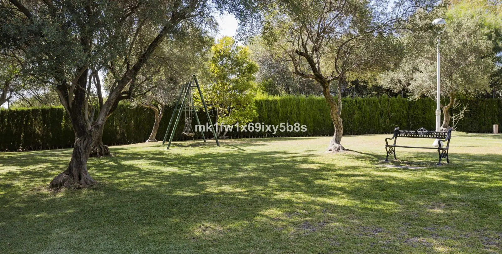 Sale of middle floor apartment in Río Real 4