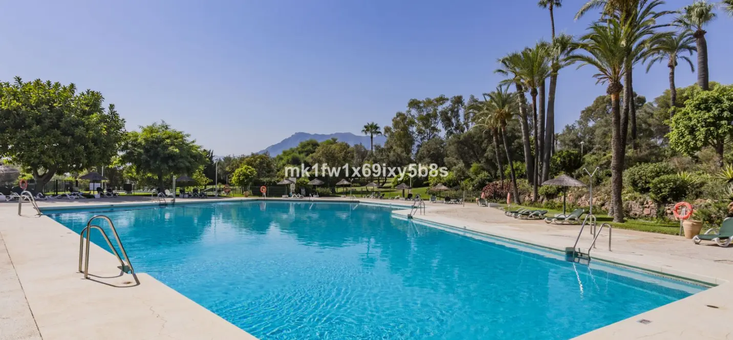 Venta de apartamento en planta media en Río Real 4
