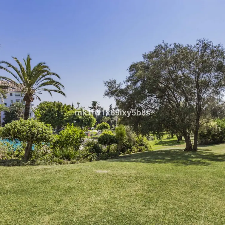 Venta de apartamento en planta media en Río Real