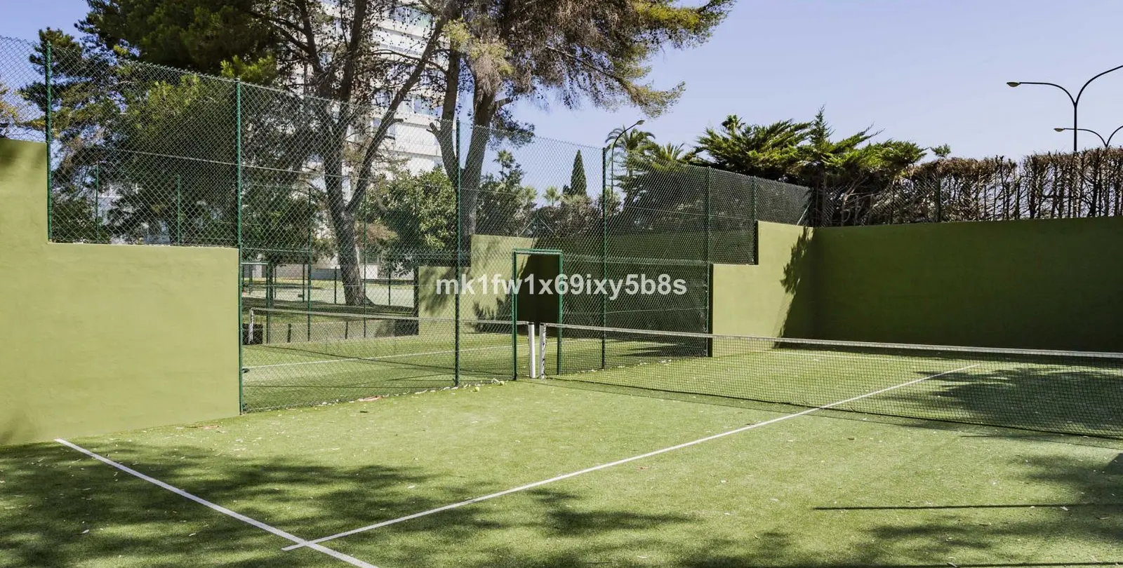 Sale of middle floor apartment in Río Real 11