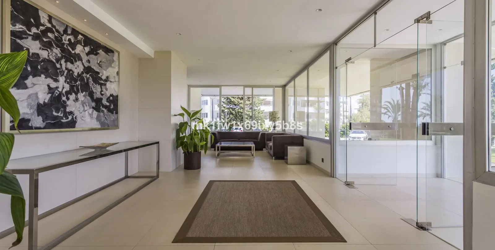 Sale of middle floor apartment in Río Real 18
