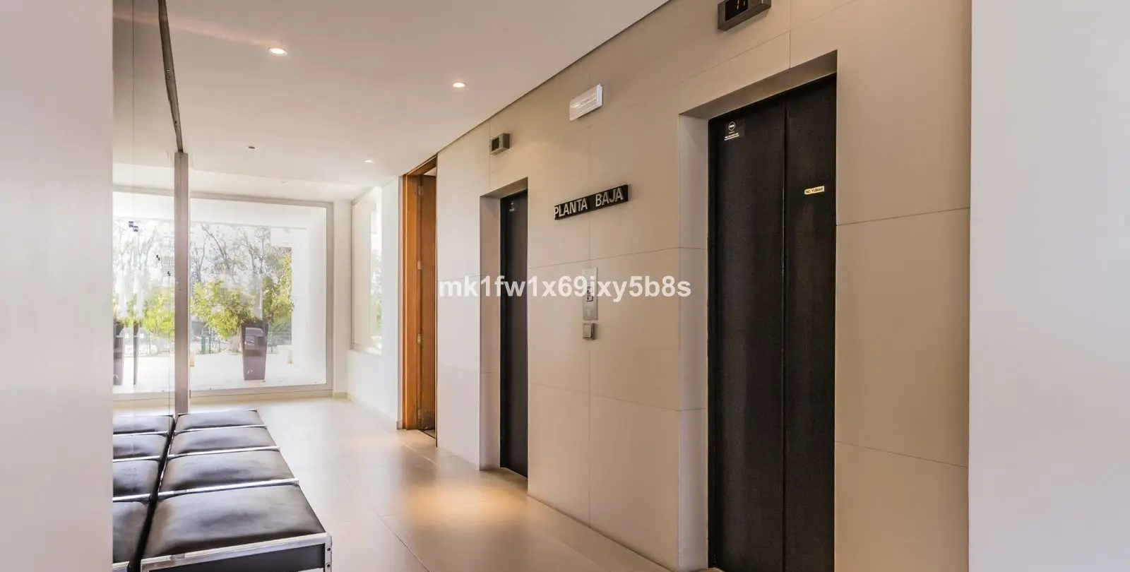 Sale of middle floor apartment in Río Real 19