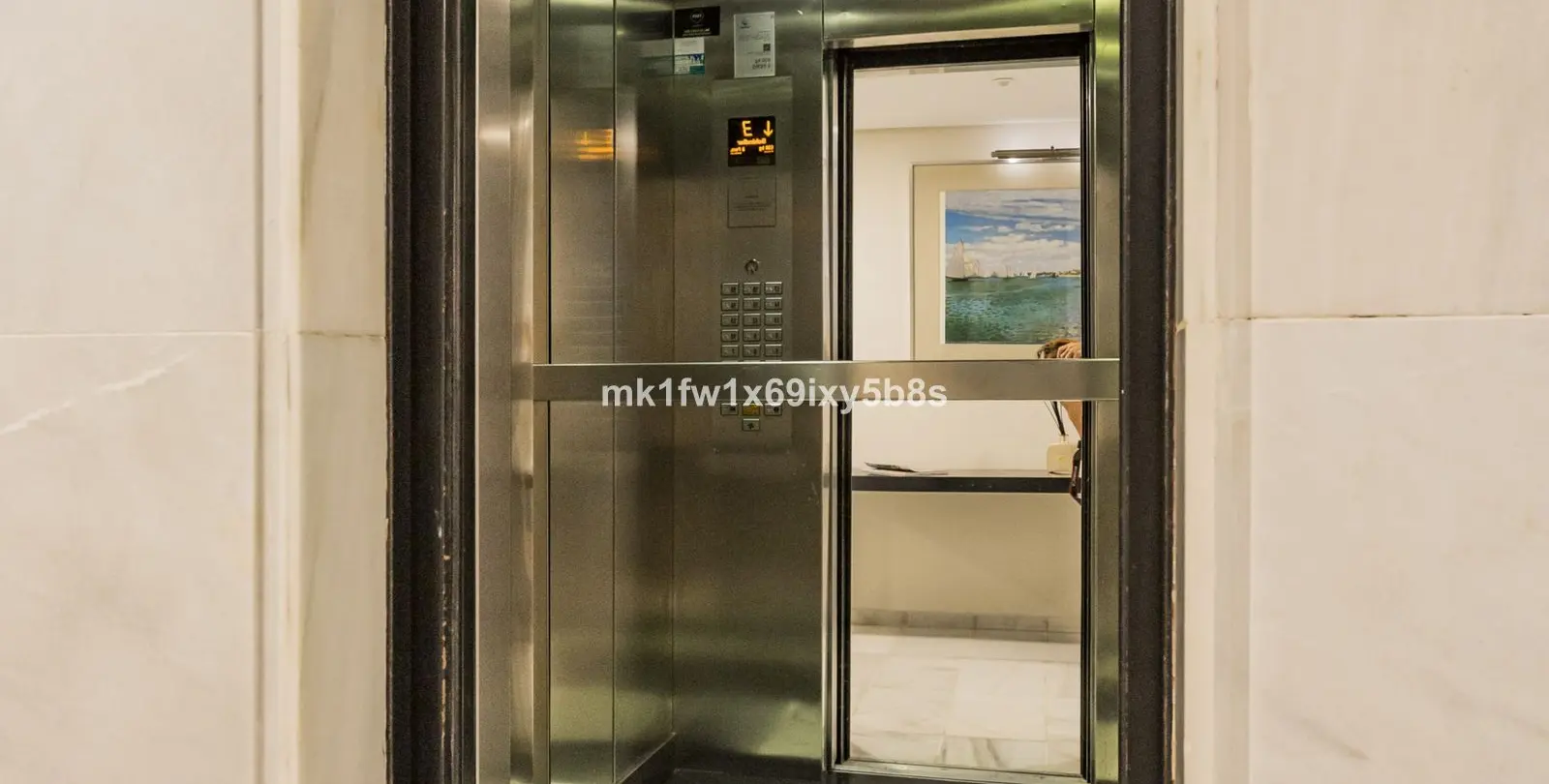 Sale of middle floor apartment in Río Real 20