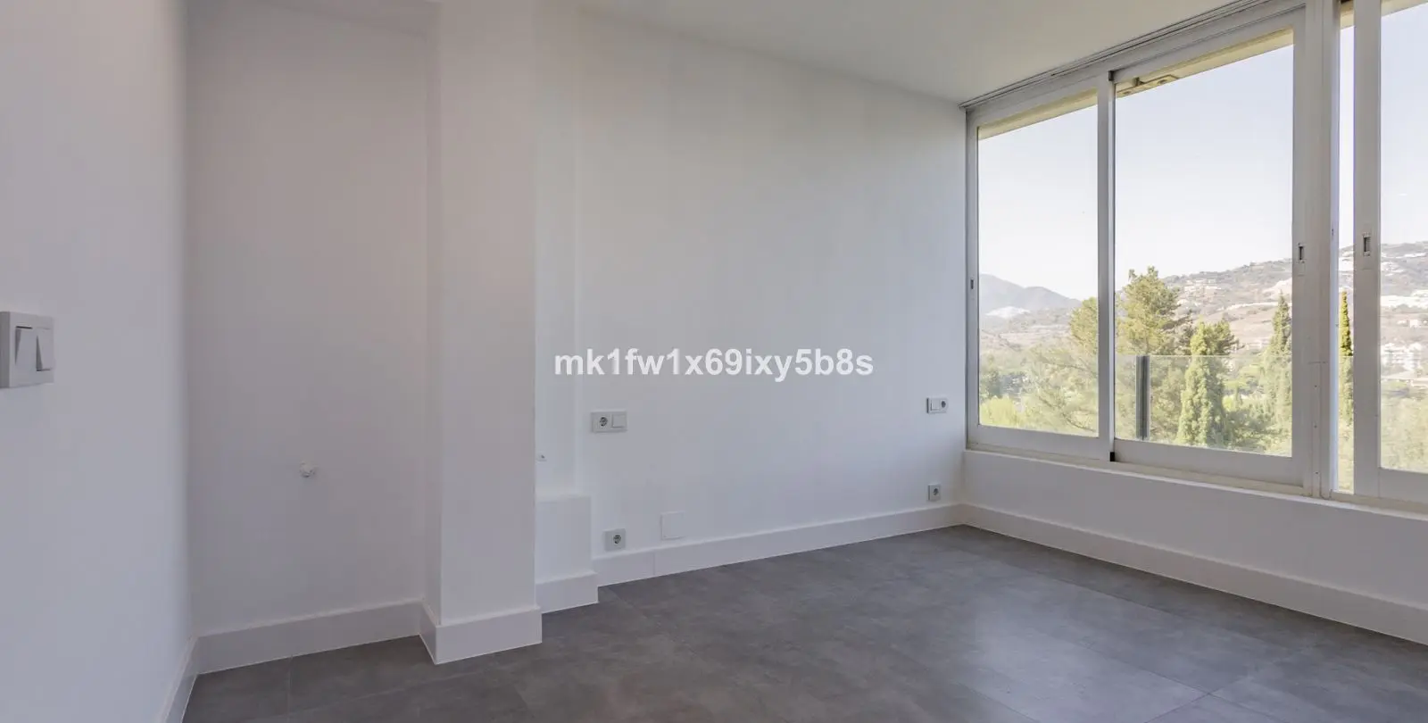 Sale of middle floor apartment in Río Real 33