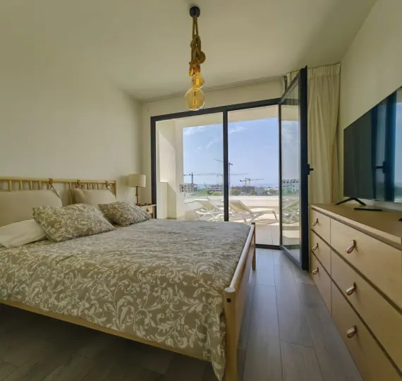 Продажа двухуровневого пентхауса в Estepona