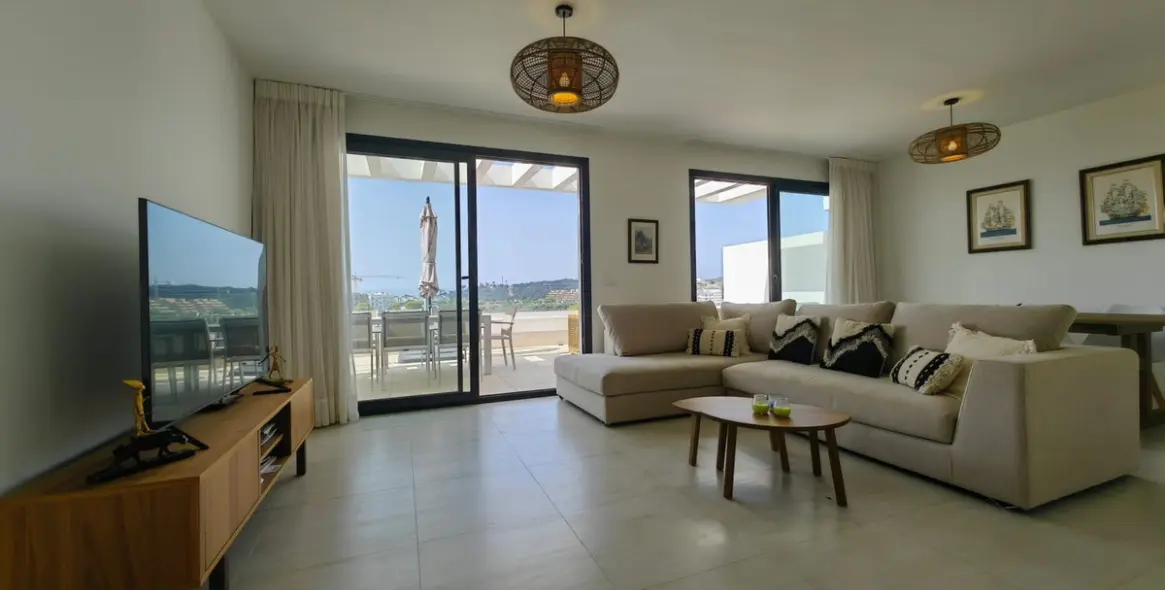 Продажа двухуровневого пентхауса в Estepona 16