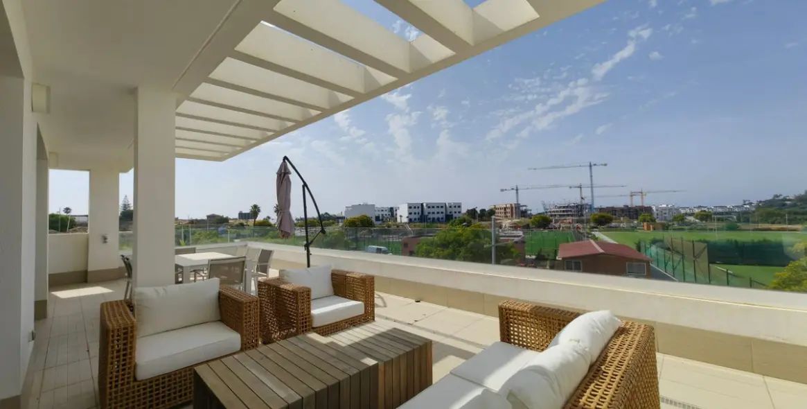 Sale of penthouse duplex in Estepona 22