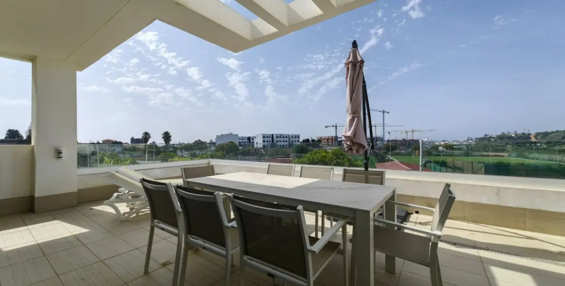 Sale of penthouse duplex in Estepona 28
