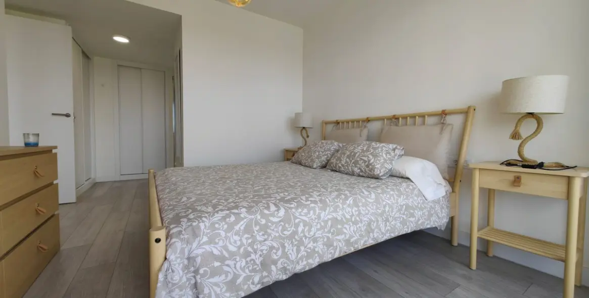 Sale of penthouse duplex in Estepona 32