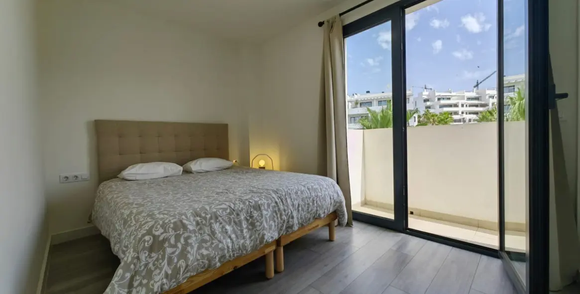 Sale of penthouse duplex in Estepona 38