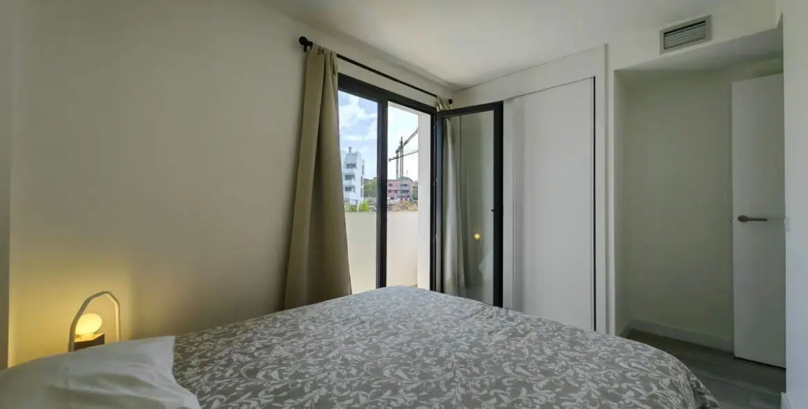 Sale of penthouse duplex in Estepona 39